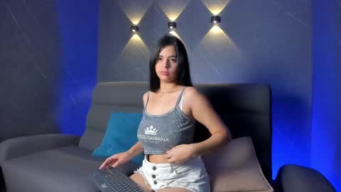 Snapshot of biancavega_ chatting on March 10, 12:17 pm online show from March 10, 12:17 pm
