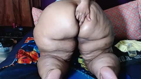 bigasscurvyxxx online show from July 26, 8:16 pm