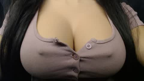 Snapshot of bigboobs_ivy chatting on September 27, 6:04 pm Ivy online show from September 27, 6:04 pm
