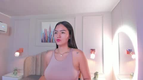 Snapshot of bigboobsnaughty1 chatting on February 22, 10:07 am online show from February 22, 10:07 am