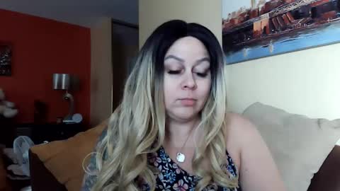 Snapshot of bigbreastsabrina chatting on January 10, 7:00 pm BIG BREAST SABRINA online show from January 10, 7:00 pm