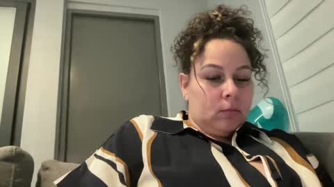 Snapshot of bigbreastsabrina chatting on February 5, 11:39 pm BIG BREAST SABRINA online show from February 5, 11:39 pm