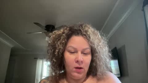 Snapshot of bigbreastsabrina chatting on September 28, 2:33 pm BIG BREAST SABRINA online show from September 28, 2:33 pm