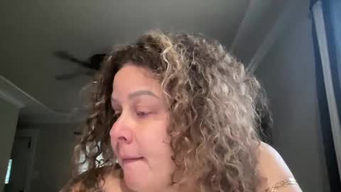 Snapshot of bigbreastsabrina chatting on October 8, 4:00 pm BIG BREAST SABRINA online show from October 8, 4:00 pm