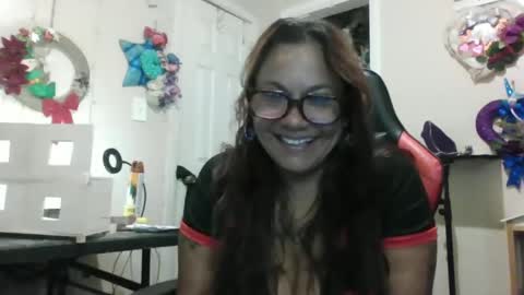 Snapshot of bigolemini chatting on September 15, 8:00 am the Mini mami online show from September 15, 8:00 am