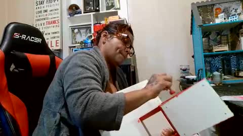 the Mini mami online show from November 16, 5:46 pm