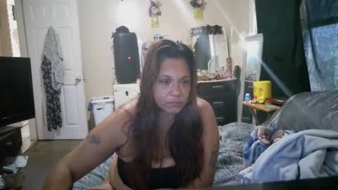 Snapshot of bigolemini chatting on October 8, 6:34 pm the Mini mami online show from October 8, 6:34 pm