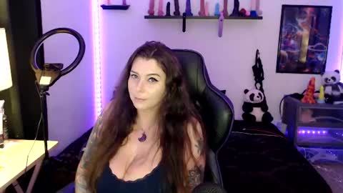 Nichole lights online show from July 5, 9:42 pm
