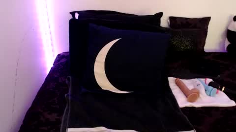 Nichole lights online show from July 6, 11:07 pm