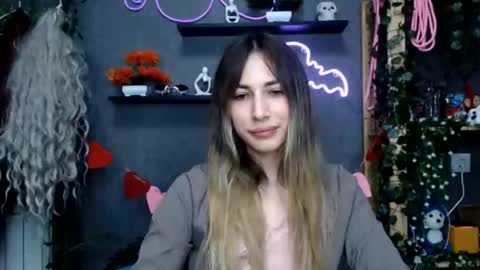 Snapshot of binalina chatting on October 18, 11:28 pm binalina online show from October 18, 11:28 pm