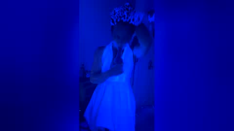 bizkit420 online show from April 21, 7:26 am