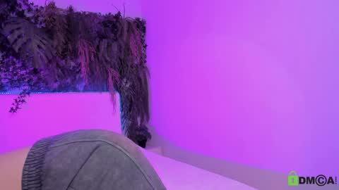 Jenny online show from December 8, 10:30 am