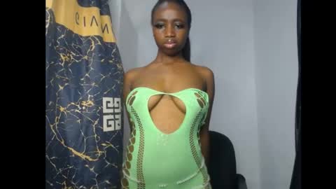 lela online show from April 25, 6:05 pm