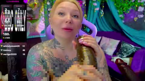 Alice online show from July 25, 7:32 pm