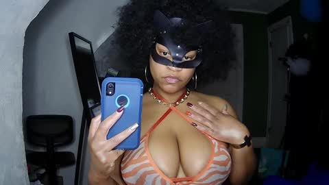 Queen Siren online show from December 17, 2:12 am