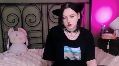 Snapshot of blacky_tea chatting on October 20, 8:23 pm blacky_tea online show from October 20, 8:23 pm