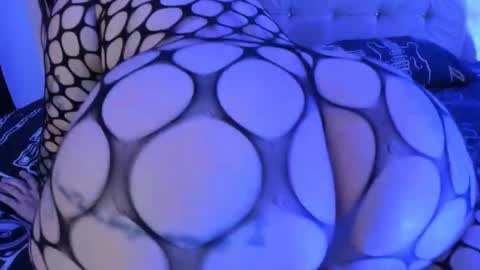 tattooedwhitegirl00 online show from January 6, 11:18 am