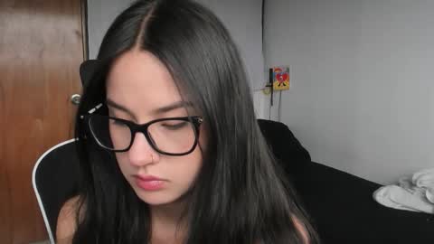 Eimy online show from December 1, 7:27 pm