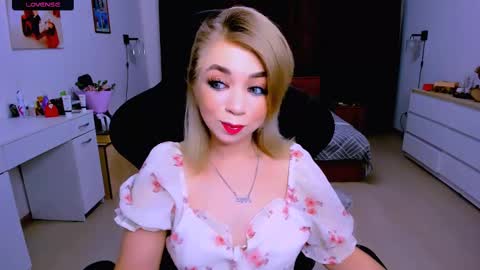 Nicole online show from September 11, 9:53 am