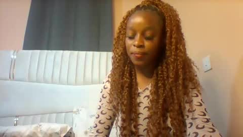 Snapshot of bliss_diva chatting on October 7, 11:36 am Bliss diva online show from October 7, 11:36 am