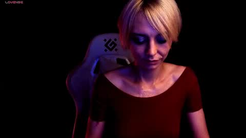 blond_ice_ann online show from July 28, 8:01 pm