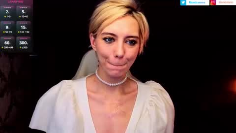 blond_ice_ann online show from June 15, 7:52 am