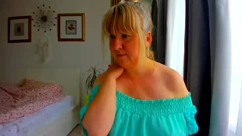 Nicole online show from June 14, 3:41 am