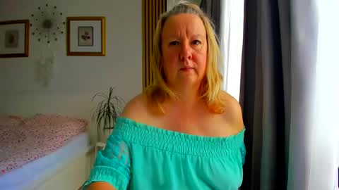 Nicole online show from June 21, 3:38 pm