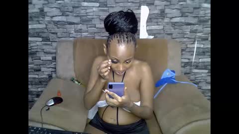 blonde_creamy online show from June 9, 3:06 am