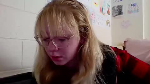 Katie online show from February 21, 9:04 pm