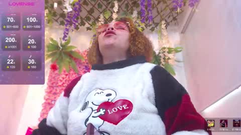 blonde_squirt_ online show from March 10, 5:50 pm