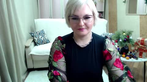 Blonde woman X online show from January 2, 1:40 pm