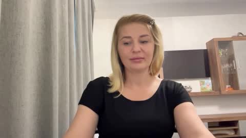 blondie_xoxoxo online show from September 18, 9:19 am