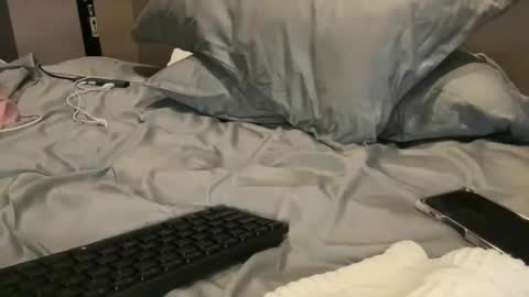 IM TRYNG online show from November 30, 8:18 am