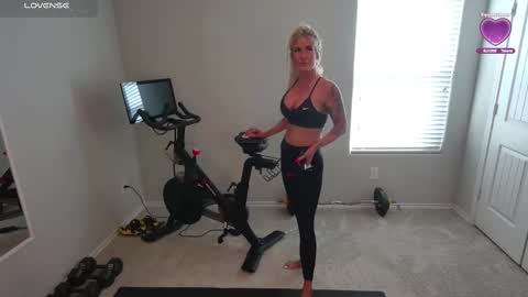 Snapshot of blondiluvsanal chatting on February 25, 4:57 pm Blondi online show from February 25, 4:57 pm