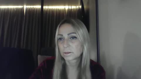 Snapshot of blondkitti chatting on October 16, 6:10 pm Iren online show from October 16, 6:10 pm