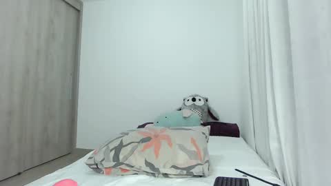 bluediamond_ online show from February 20, 3:45 am