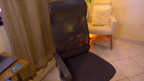 FLORAA online show from February 13, 1:57 pm