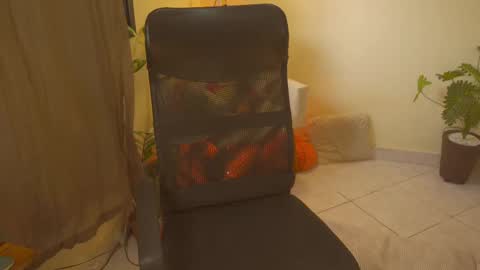 Snapshot of bluemysticlady chatting on October 3, 10:09 am FLORAA online show from October 3, 10:09 am
