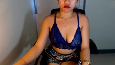 bombshell_seinnax online show from February 16, 1:27 am