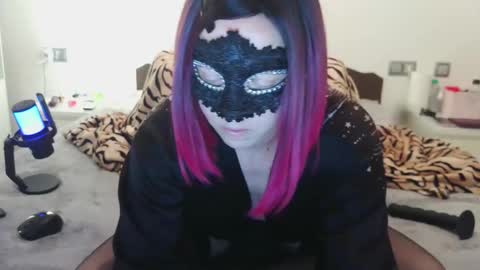 Lucy online show from March 7, 9:00 pm