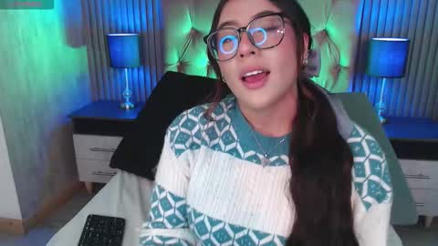 bonnali_lune online show from December 4, 10:43 pm