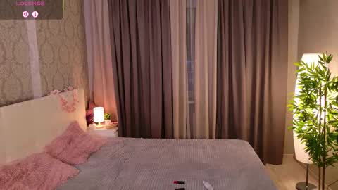 Lana online show from September 28, 9:09 pm