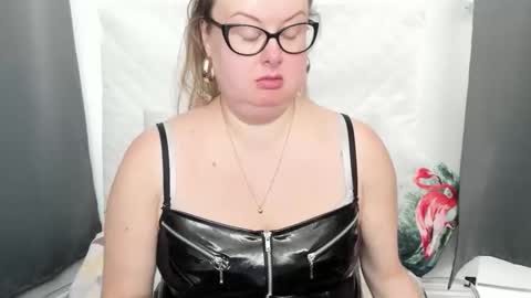 Bonnie online show from October 31, 11:36 am