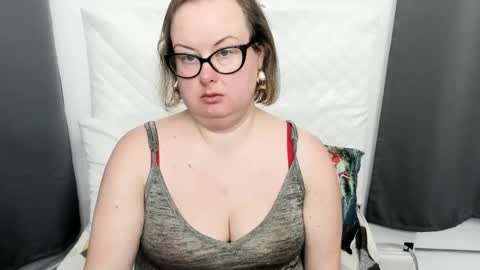 Bonnie online show from March 31, 10:04 am