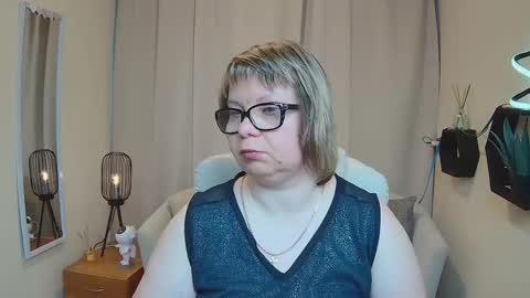 bonnnyboobsy online show from May 16, 12:04 pm