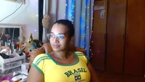 Queen Bon Vivantt online show from February 19, 10:42 pm