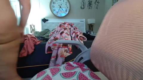 BoredCountryGirl online show from July 8, 9:33 am