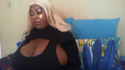 bouncingboobsxx online show from May 11, 11:23 am
