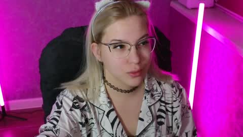 Belle  online show from December 21, 2:09 am